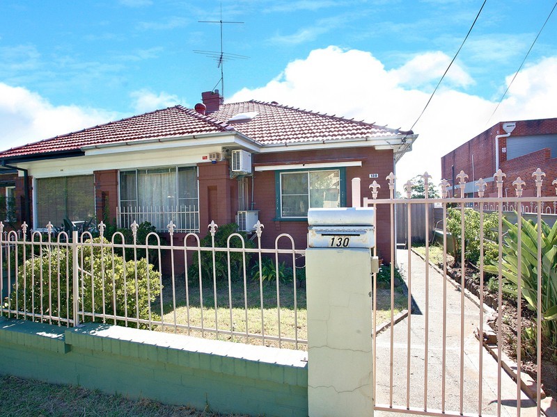 130 Dennis, Lakemba NSW 2195