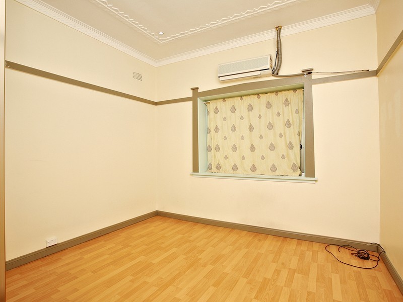 130 Dennis, Lakemba NSW 2195