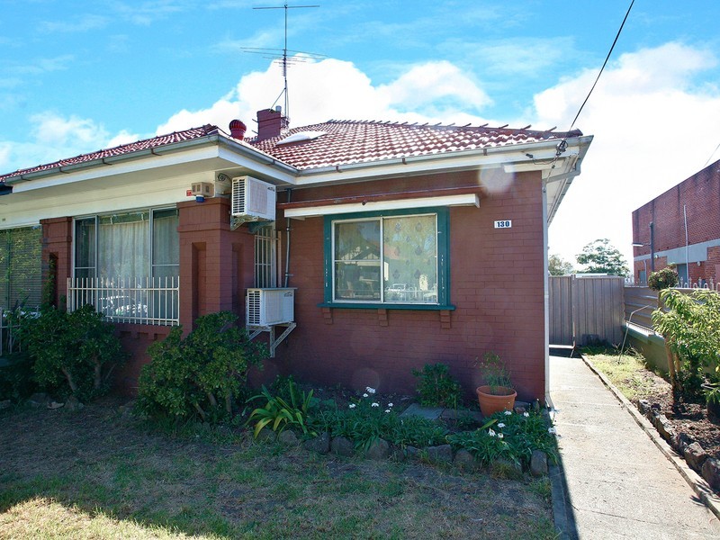 130 Dennis, Lakemba NSW 2195