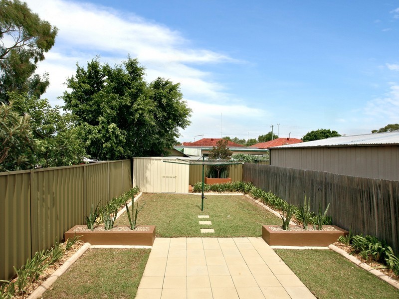 Fairfield West NSW 2165