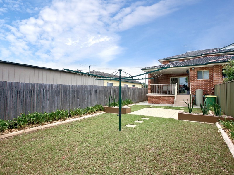 Fairfield West NSW 2165