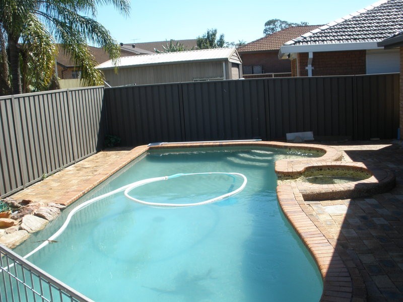 Fairfield West NSW 2165