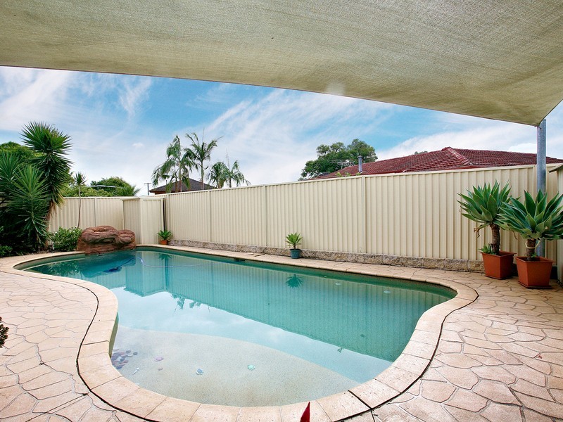 23 GARMENT, Fairfield West NSW 2165