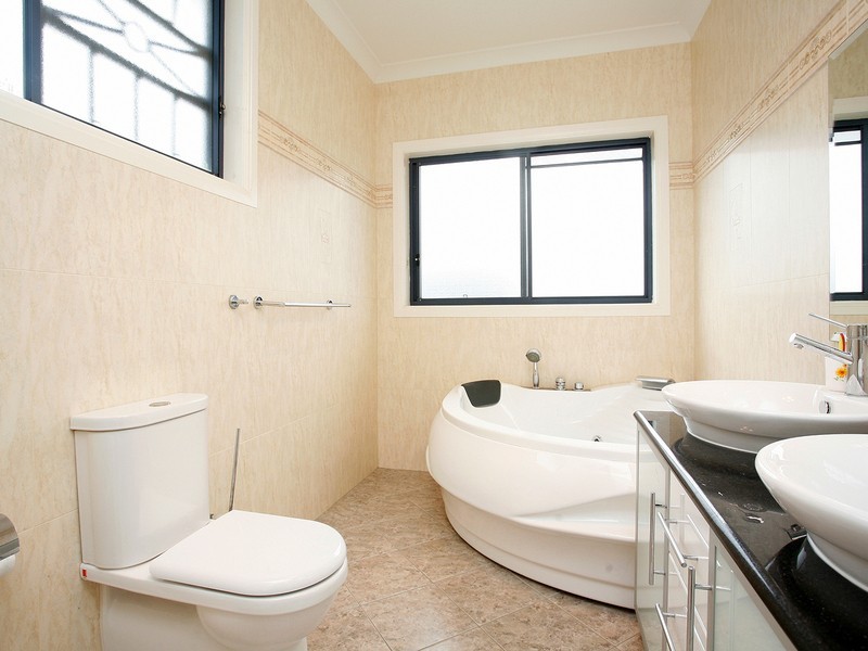 23 GARMENT, Fairfield West NSW 2165