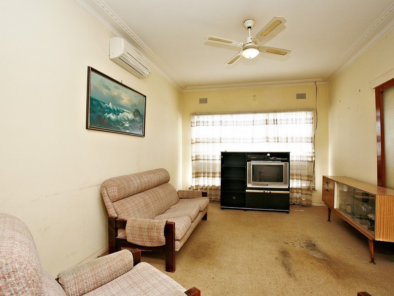 Fairfield NSW 2165