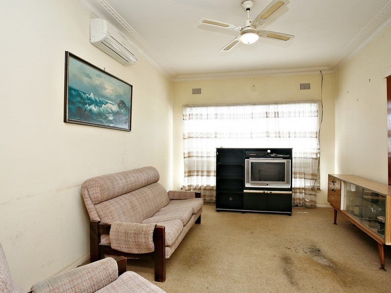 Fairfield NSW 2165