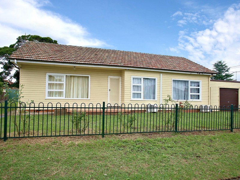 23 Cockburn Crescent, Fairfield East NSW 2165