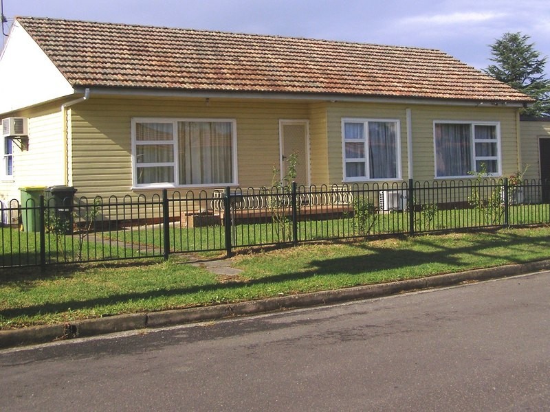 23 Cockburn Crescent, Fairfield East NSW 2165