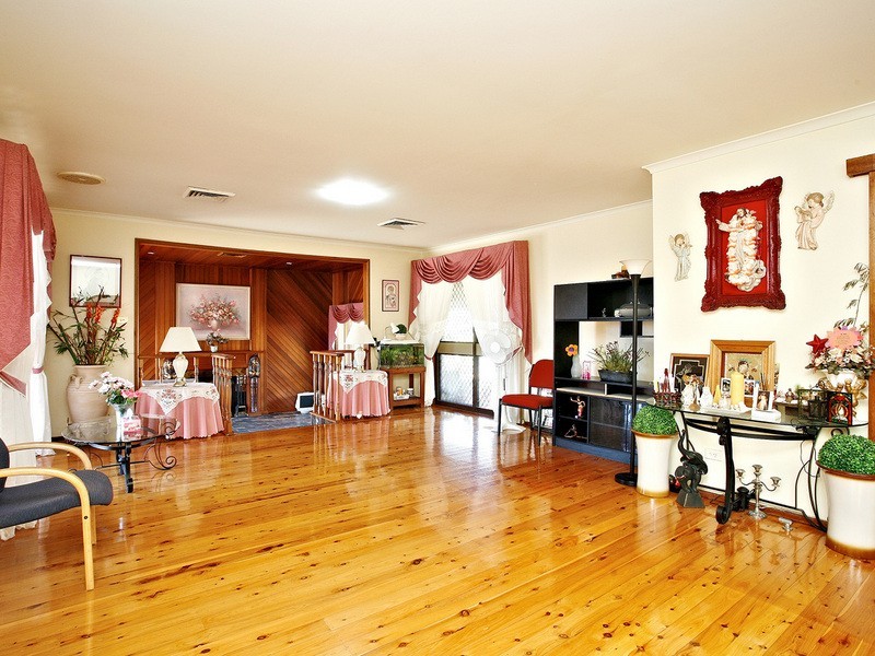 3 MARBLE CLOSE, Bossley Park NSW 2176