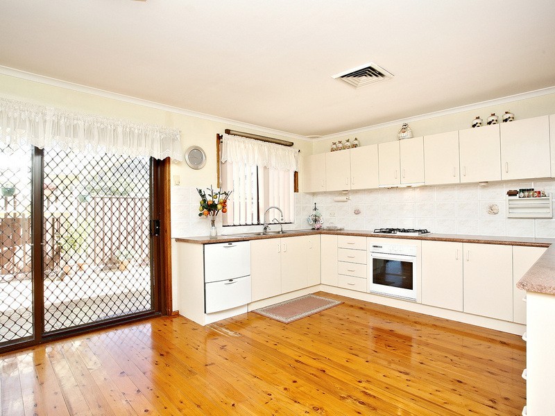 3 MARBLE CLOSE, Bossley Park NSW 2176