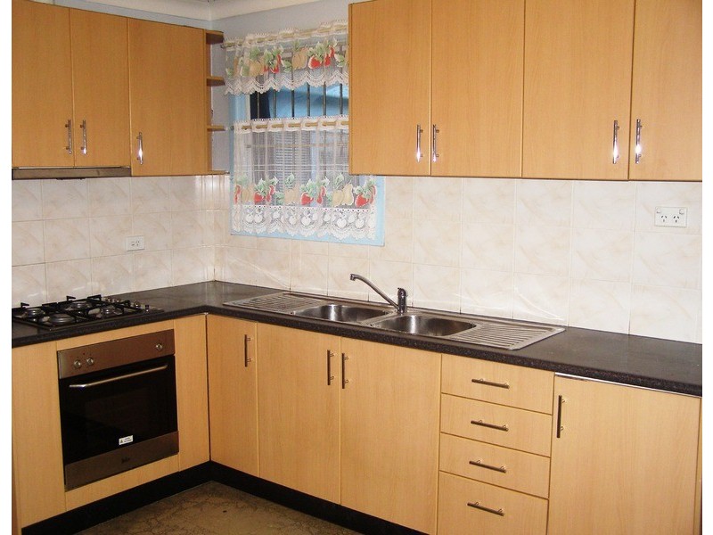 11 Evans St, Fairfield Heights NSW 2165