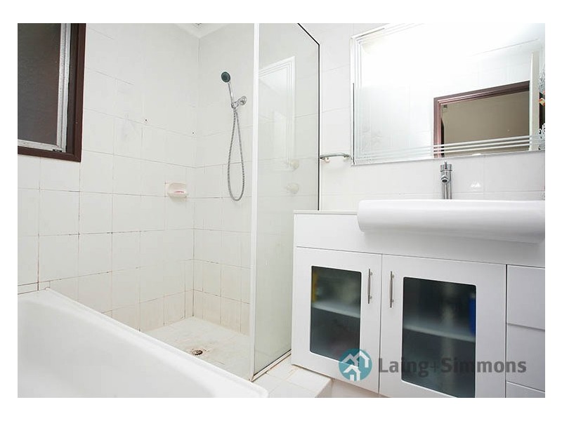 1 Myora, Green Valley NSW 2168