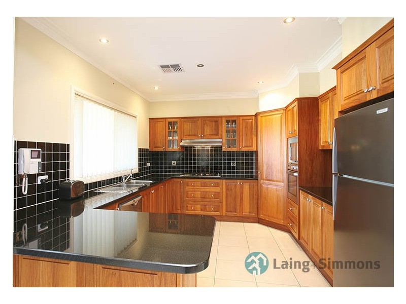 11 BRENTWOOD ST, Fairfield West NSW 2165