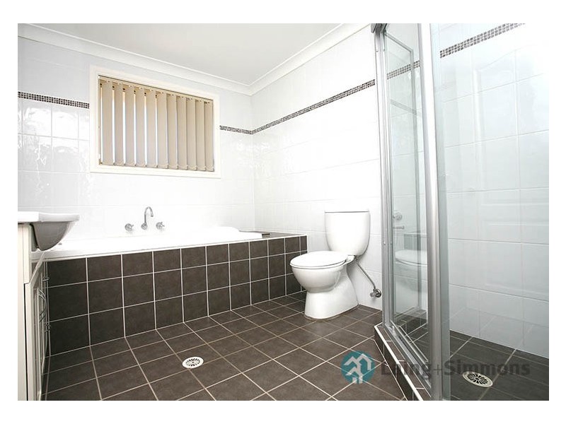 11 BRENTWOOD ST, Fairfield West NSW 2165