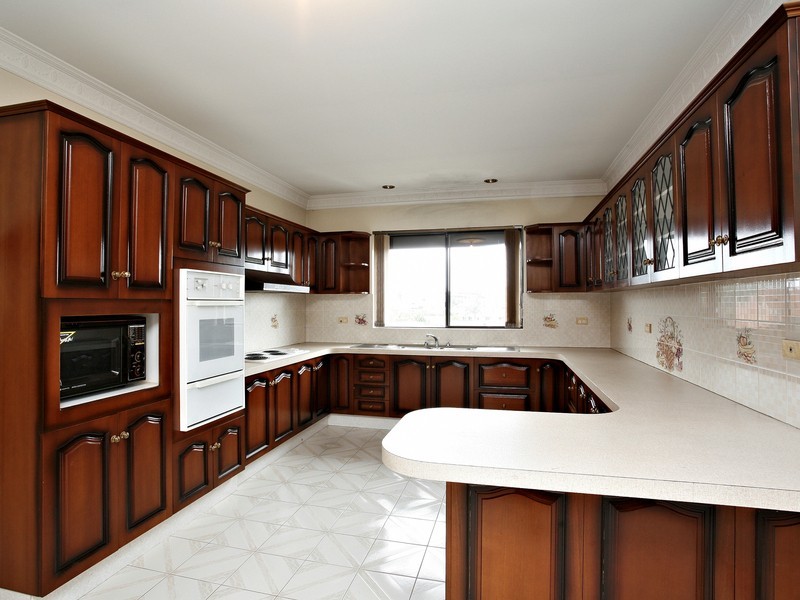 Edensor Park NSW 2176