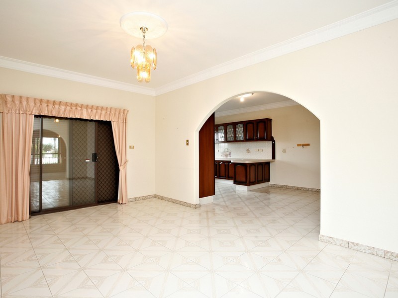 Edensor Park NSW 2176