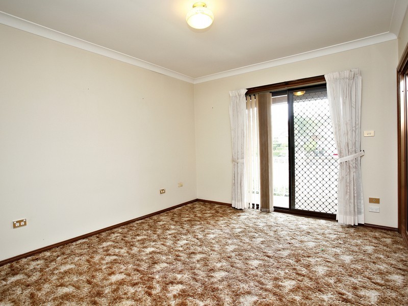 Edensor Park NSW 2176