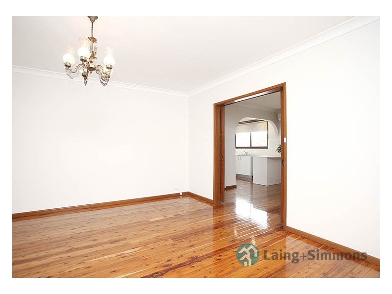 16 Hornet St, Greenfield Park NSW 2176