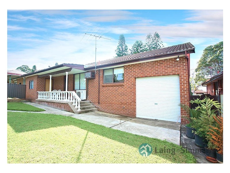 16 Hornet St, Greenfield Park NSW 2176