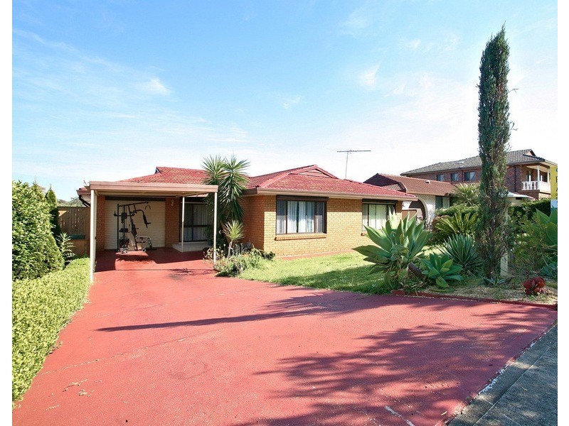 24 BERRY ST, Prairiewood NSW 2176