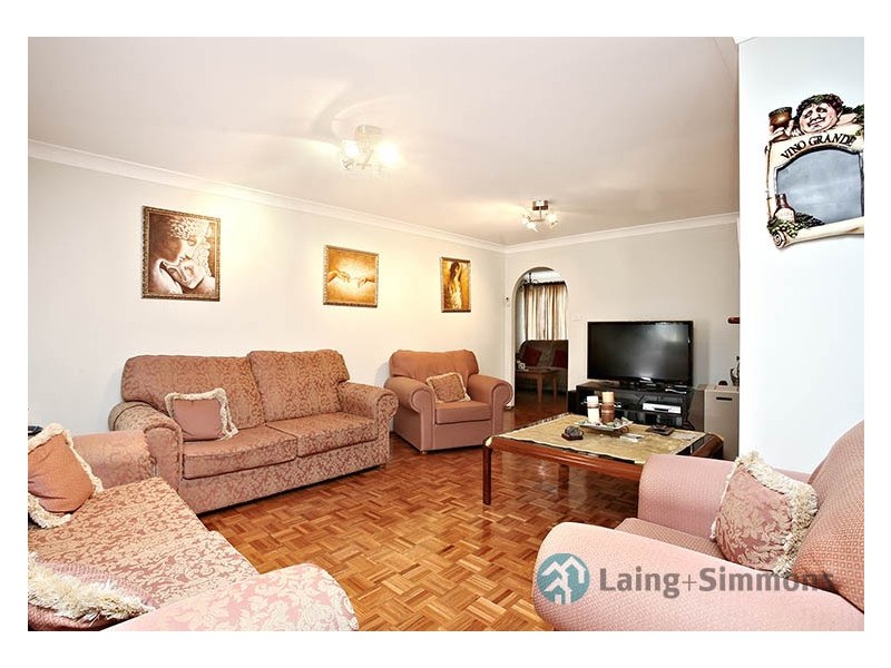 24 BERRY ST, Prairiewood NSW 2176