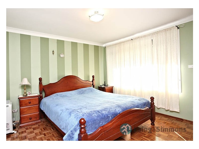 24 BERRY ST, Prairiewood NSW 2176