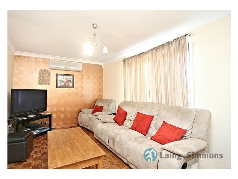 24 BERRY ST, Prairiewood NSW 2176