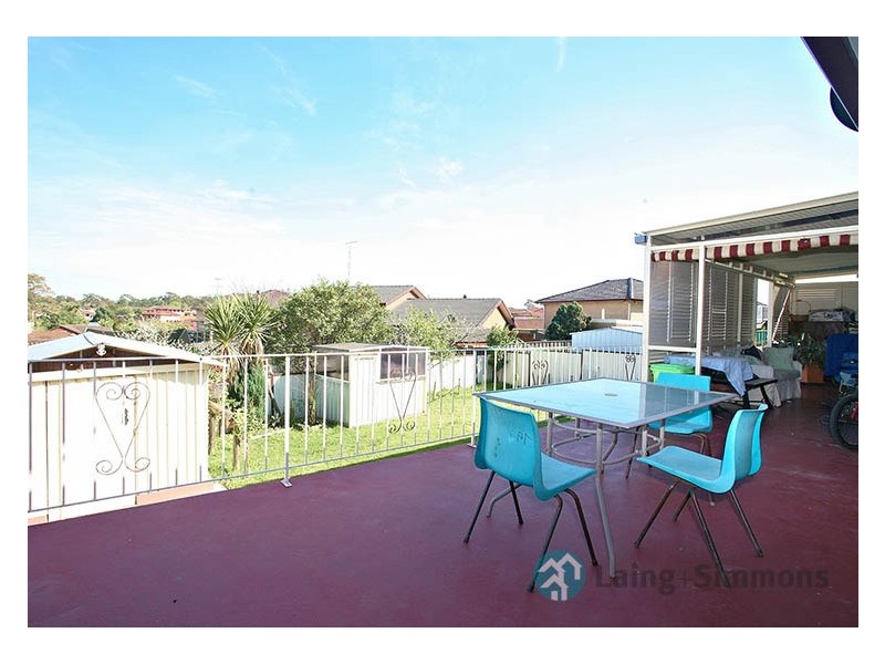 24 BERRY ST, Prairiewood NSW 2176