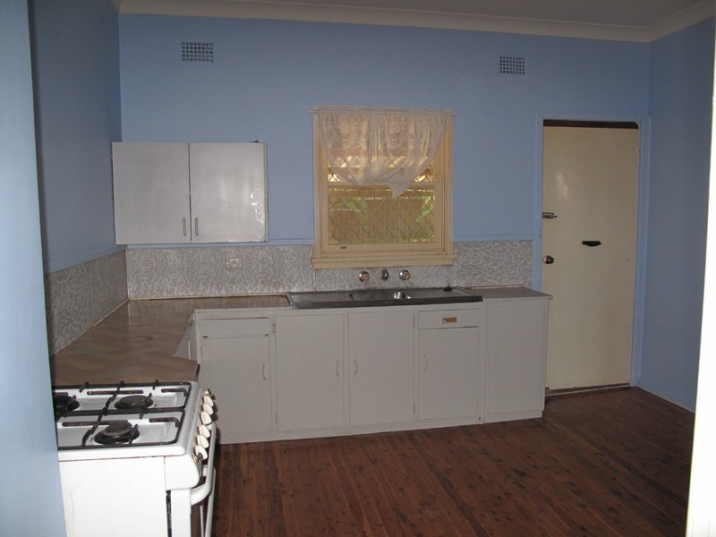 Fairfield West NSW 2165