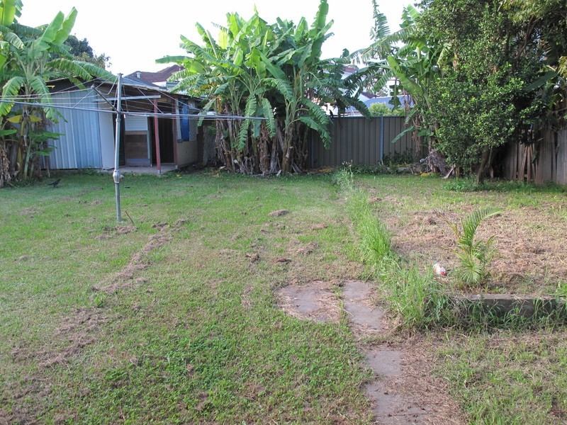 Fairfield West NSW 2165