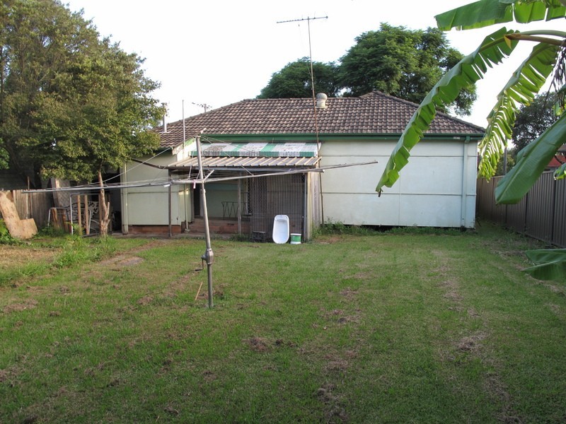 Fairfield West NSW 2165