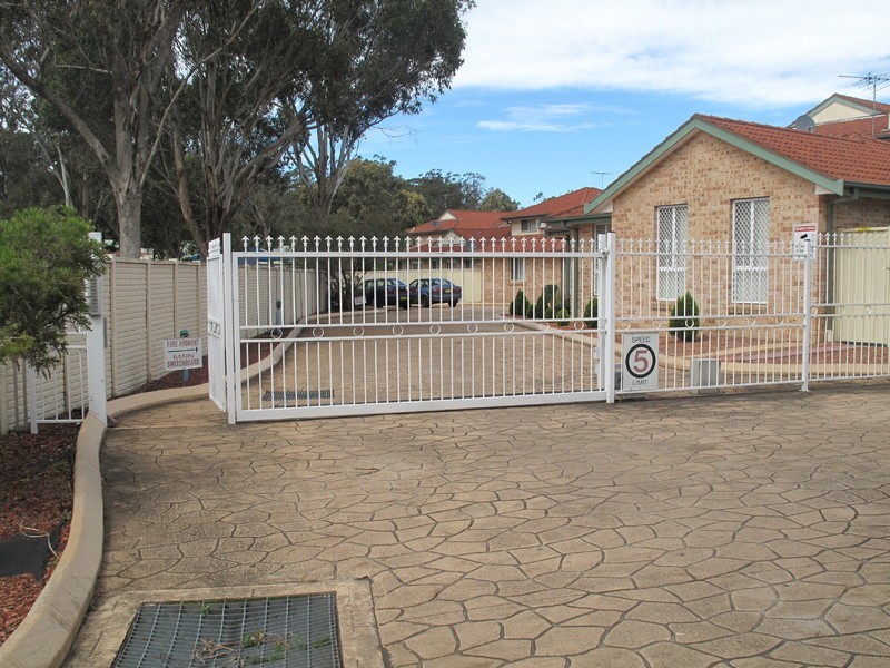 15/59 Devenish st, Greenfield Park NSW 2176