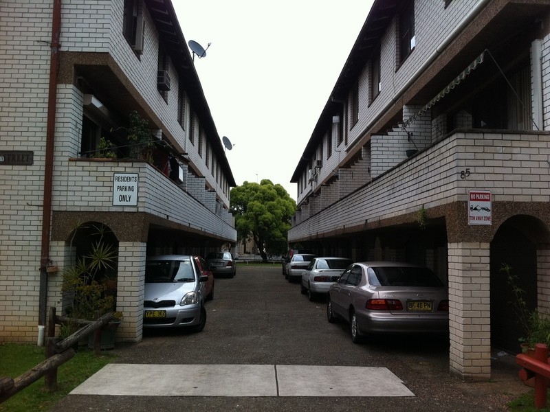 2/83 Smart St, Fairfield NSW 2165