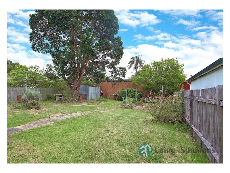 4 Stanbrooks St, Fairfield Heights NSW 2165