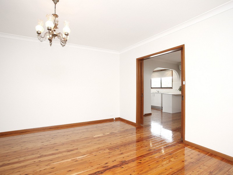 16 Hornet St, Greenfield Park NSW 2176