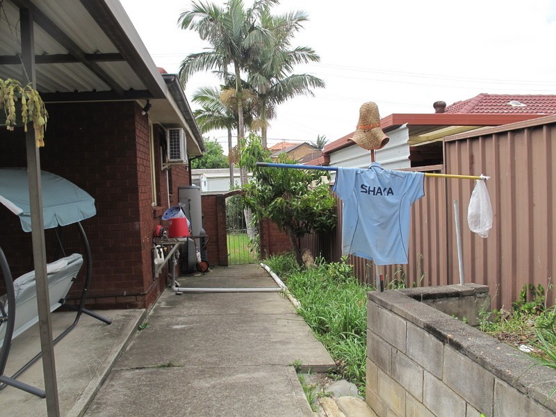 Fairfield West NSW 2165