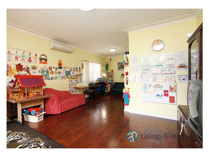 41 Cockburn Cres, Fairfield East NSW 2165