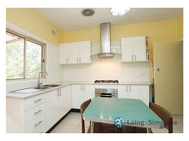 41 Cockburn Cres, Fairfield East NSW 2165