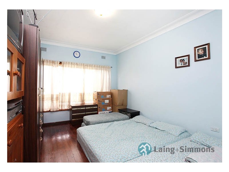 41 Cockburn Cres, Fairfield East NSW 2165