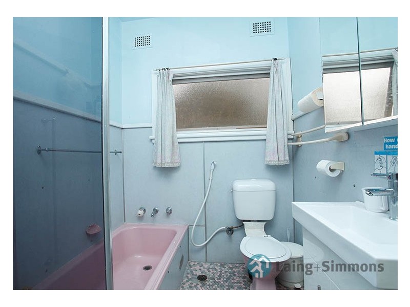 41 Cockburn Cres, Fairfield East NSW 2165