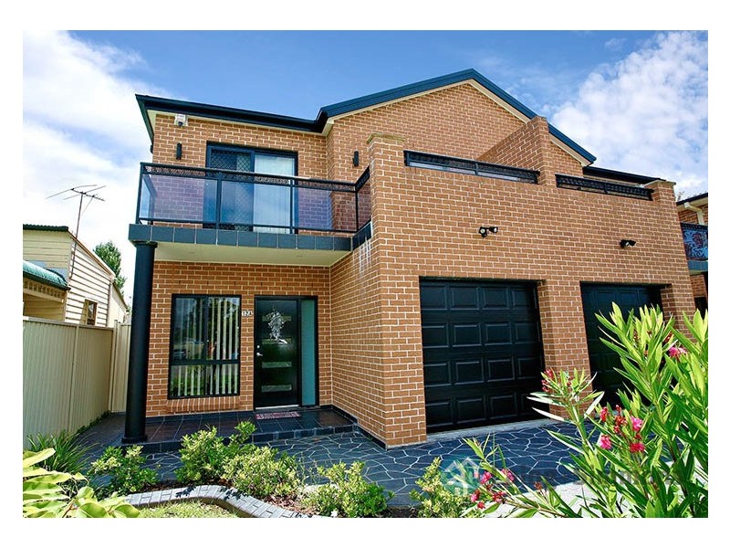 12 Stuart st, Canley Vale NSW 2166