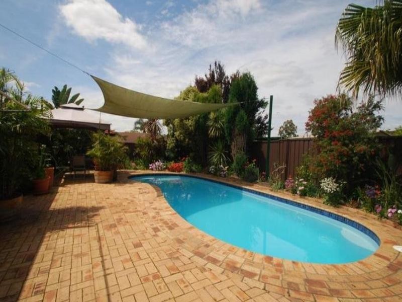 Edensor Park NSW 2176