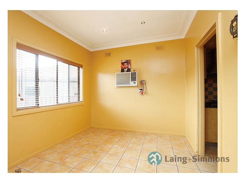 2 Dunrossill Ave, Fairfield East NSW 2165