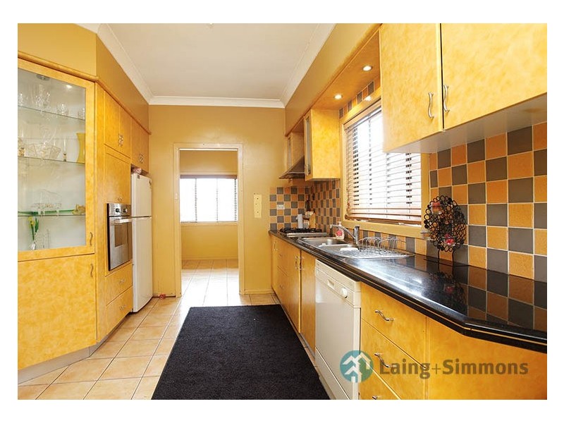 2 Dunrossill Ave, Fairfield East NSW 2165