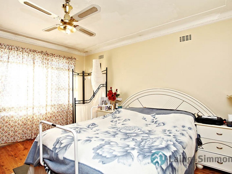 Fairfield West NSW 2165