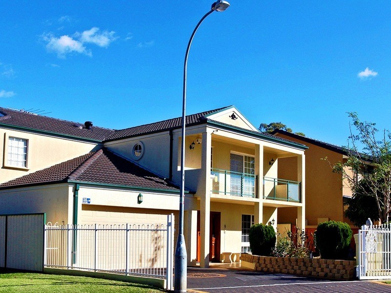 Bossley Park NSW 2176