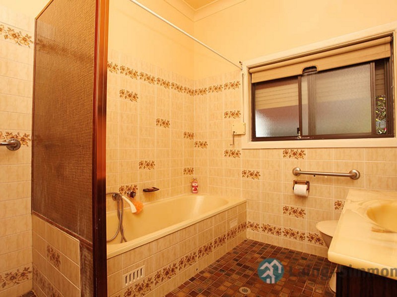 79 Earl Street, Canley Heights NSW 2166