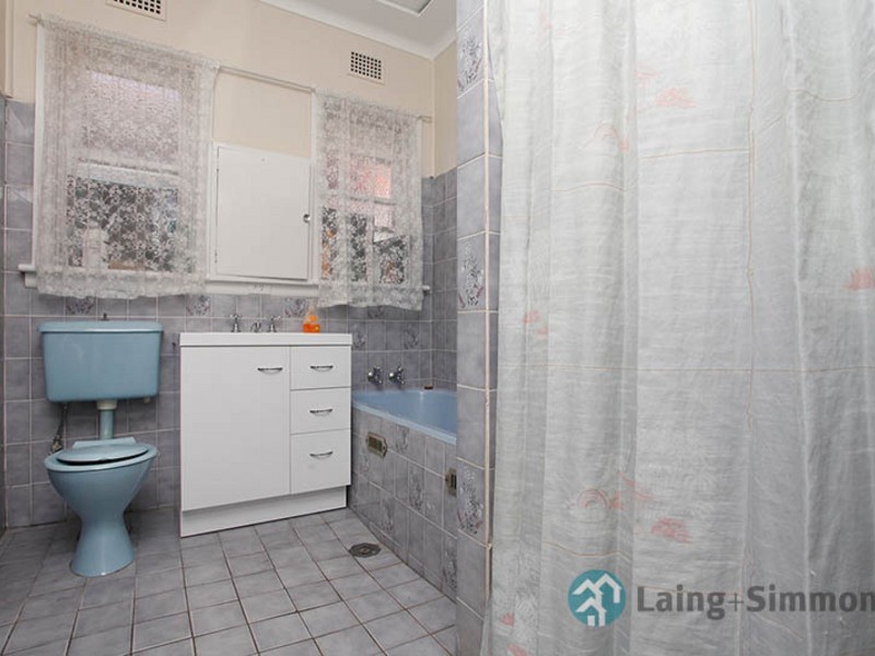 49 Fairview Rd, Canley Vale NSW 2166