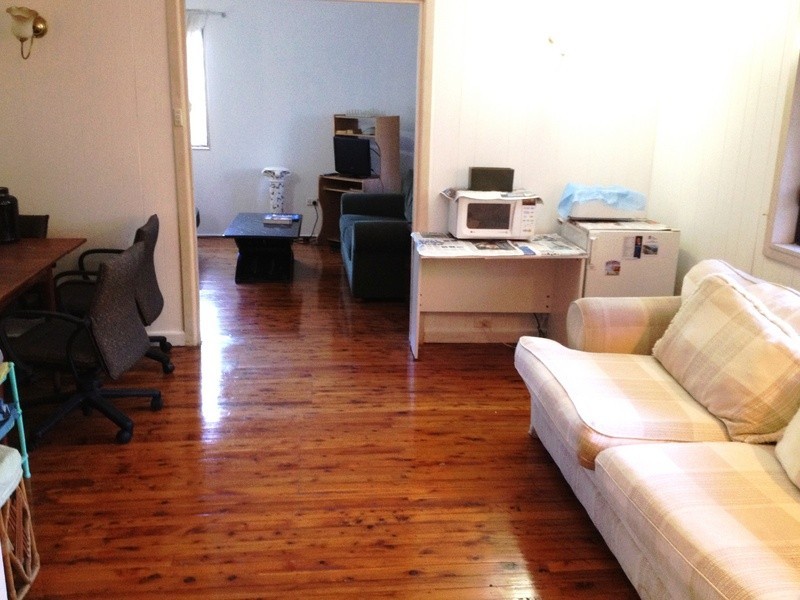 8 Clyde st, Guildford NSW 2161