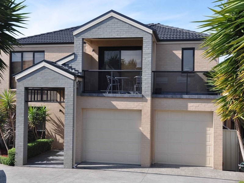 Edensor Park NSW 2176